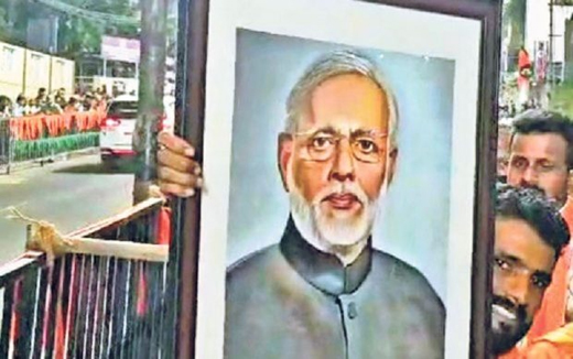 PM potrait in Mangaluru raodshow 